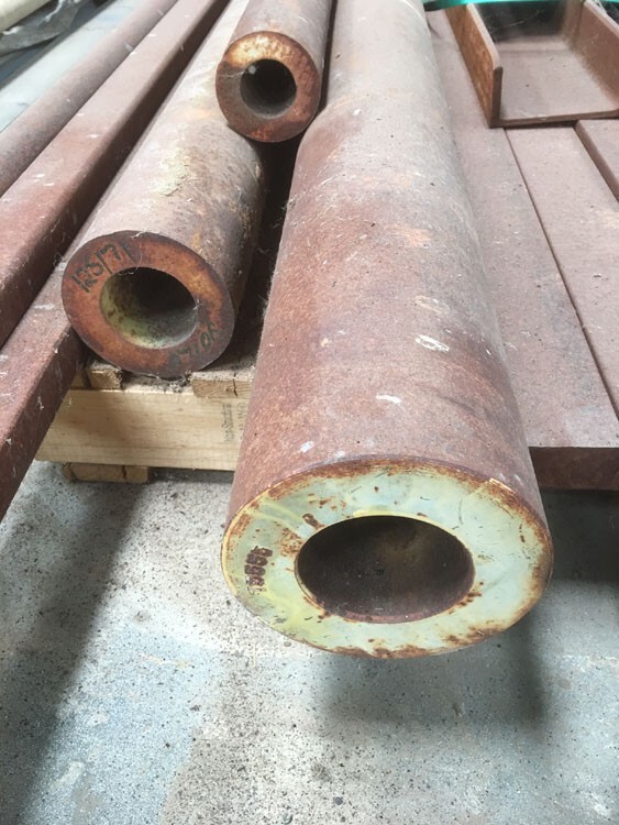 Hollow Bar In Full Lengths 1968