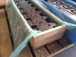 12 Broad range of Cylinder heads for Caterpillar Komatsu Hitachi etc