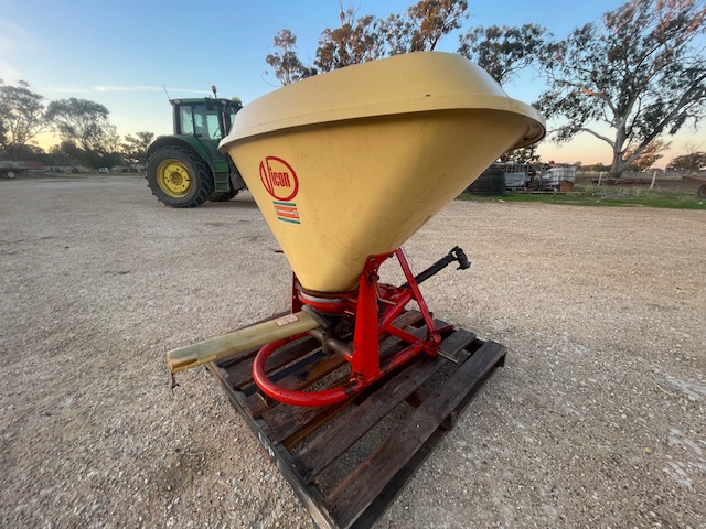 spreader 3