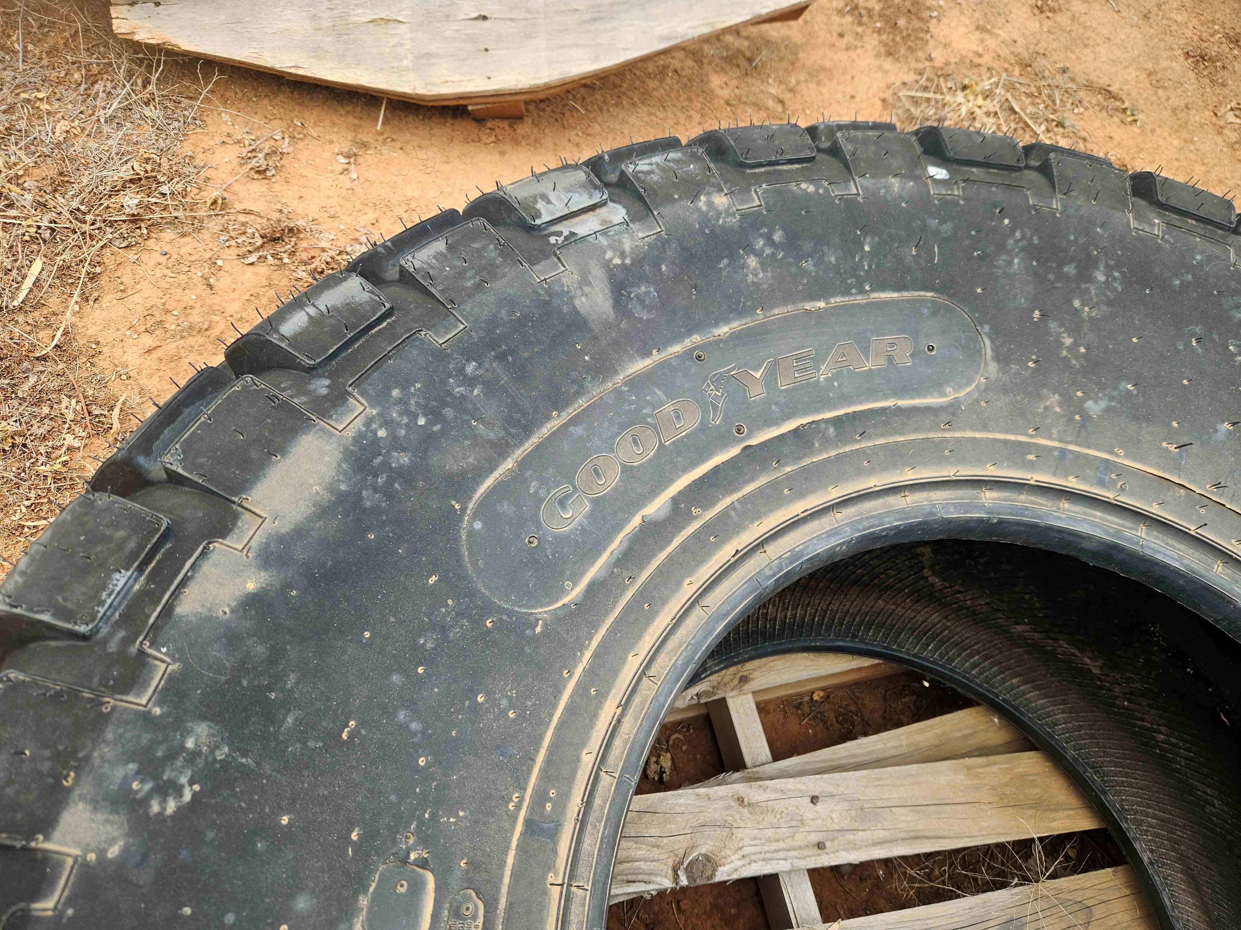 TYRE 32